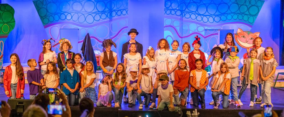 Alice in Wonderland Large Cast Kids Play