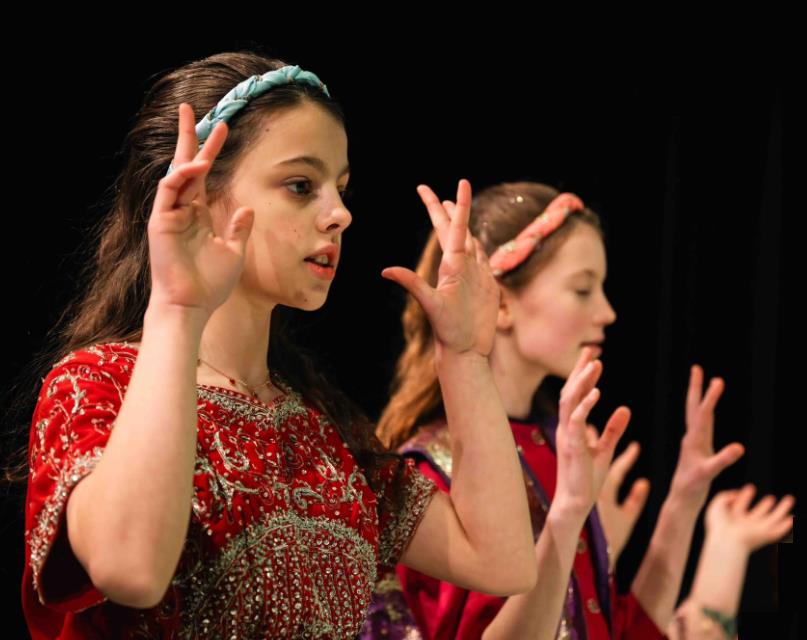 Storytellers in Aladdin play