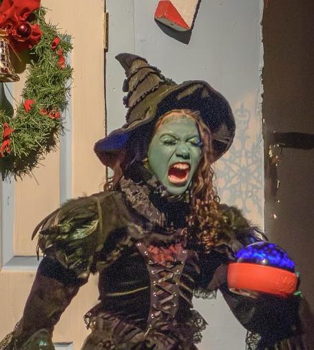 Grouchin Witch in Christmas Wizard of Oz Play