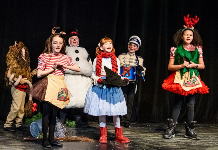 A Christmas Wizard of Oz musical play